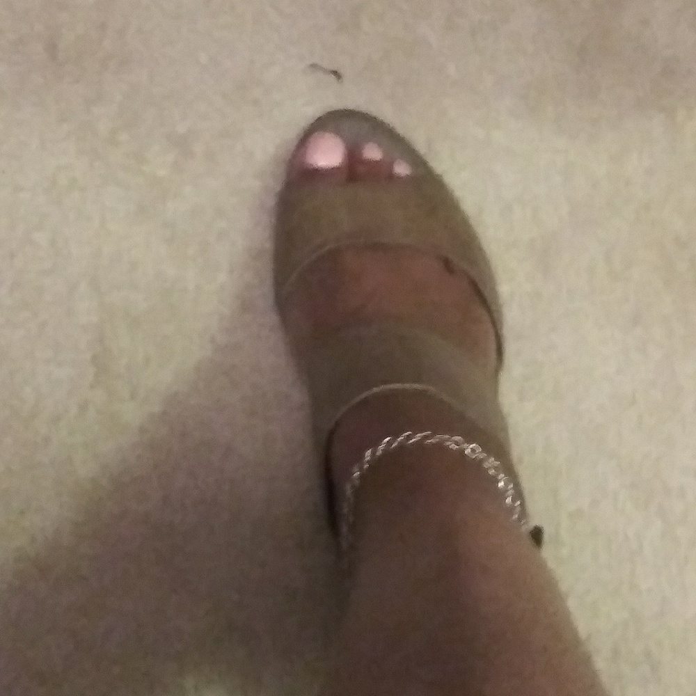 Heels - Picture 2 of 3